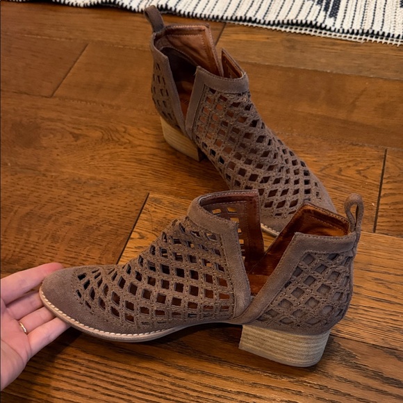 Jeffrey Campbell Taggart Ankle Boot - Picture 4 of 6